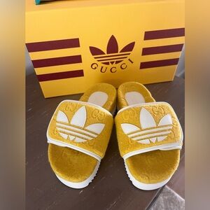 GUCCI x Adidas slides! Gucci cool kid alert! US 4